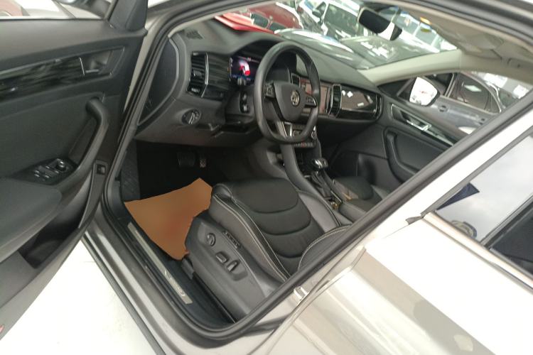 Used Skoda Kodiaq 2019 Facelifted TSI380 7-Seater All-Wheel-Drive Flagship Version China VI Standard
