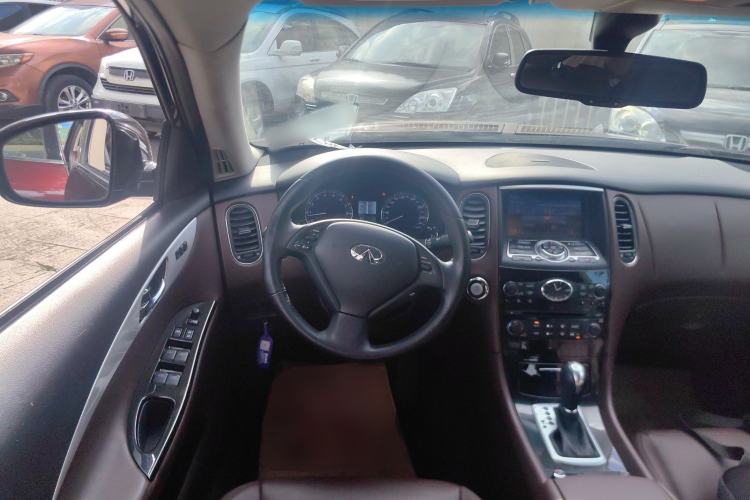 Used Infiniti QX50 2013 2.5L Two-Wheel-Drive Elegant Edition