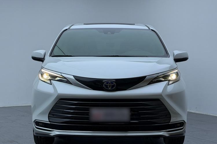 Used Toyota Sienna 2021 2.5L Hybrid Luxury Edition
