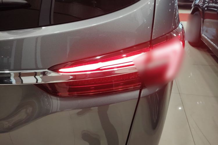 Used Buick GL8 2021 Land Cruiser Executive Class 652T Smart Luxury Model
