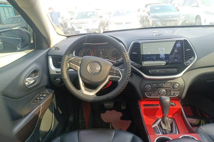 Used Jeep Cherokee 2016 2.4L Leading Edition
