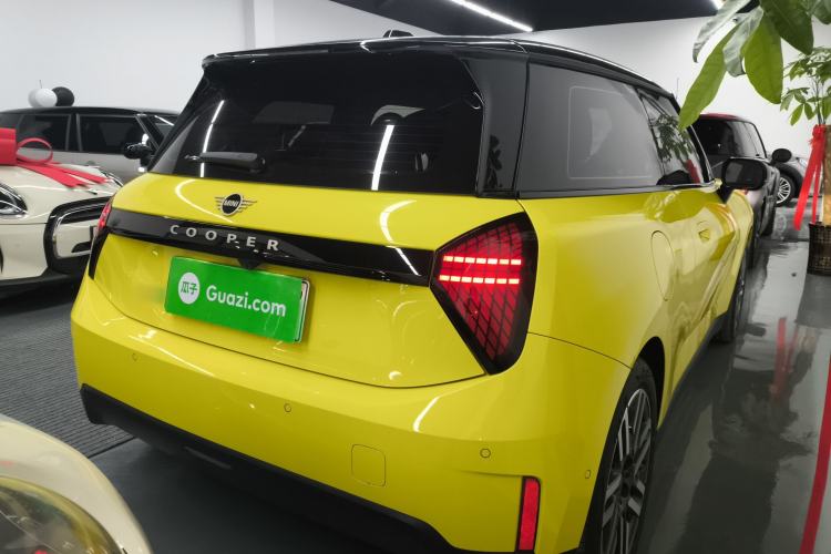 Used  Electric MINI COOPER 2024 456km COOPER E Classic Edition