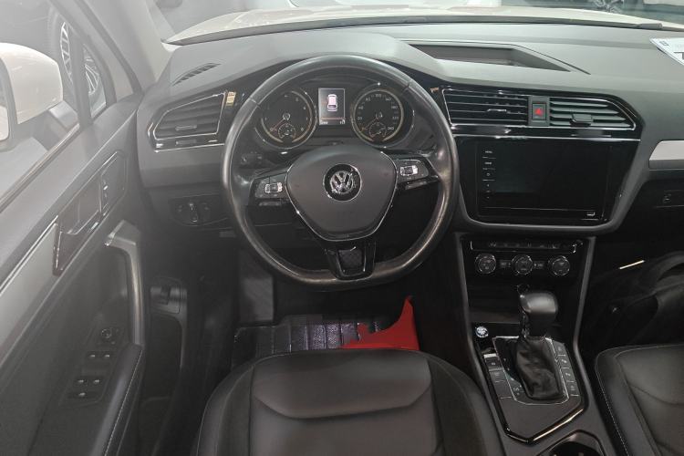 Used Volkswagen Tiguan L 2019 Revised 330TSI Automatic Two-Wheel Drive Smart & Luxury Edition China VI Standard
