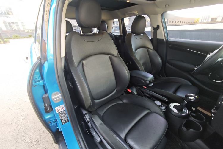 Used  MINI 2016 2.0T COOPER S Pioneer Edition Five-Door Model
