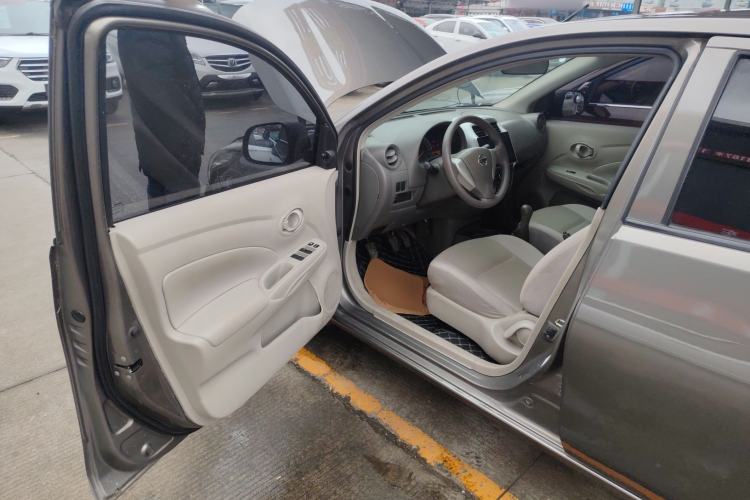 Used Nissan Sunny 2014 1.5XE Manual Comfort Edition
