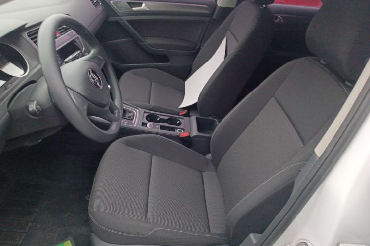 Used Volkswagen Golf 2016 1.6L Automatic Fashion Model