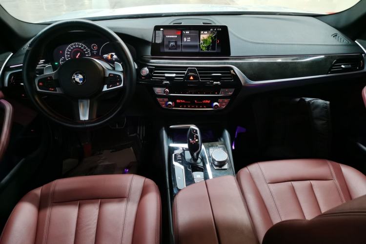 Used BMW 5 Series 2019 Facelifted 530Li Leading Edition M Sport Package
