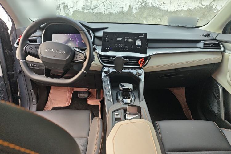 Used Lynk & Co 06 EM-P 2022 PHEV 84 km Range Pro Version