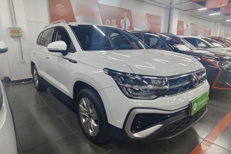 Used Volkswagen Tharu 2023 300TSI Two-Wheel-Drive Crescent Edition
