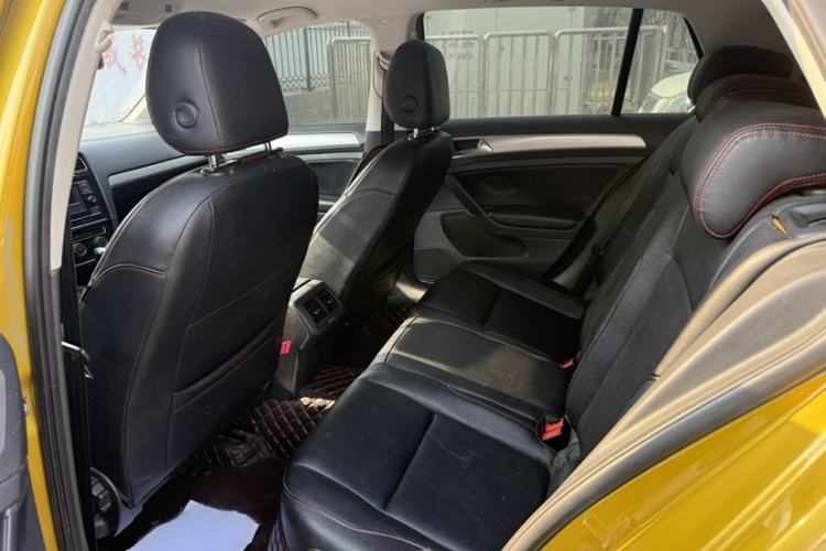 Used Volkswagen Golf 2018 1.6L Automatic Fashion Model