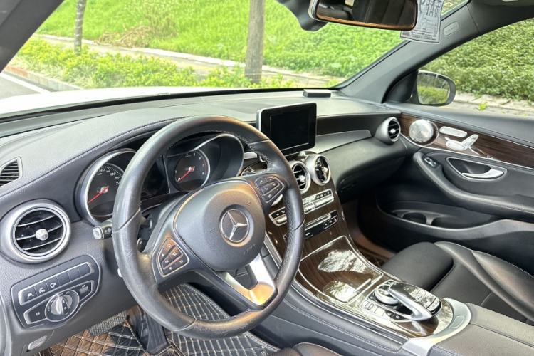 Used Mercedes-Benz GLC 2019 Facelift GLC 260 L 4MATIC Luxury Model
