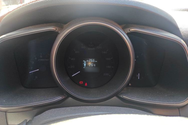 Used Oshan CX70 2016 1.6L manual luxury version
