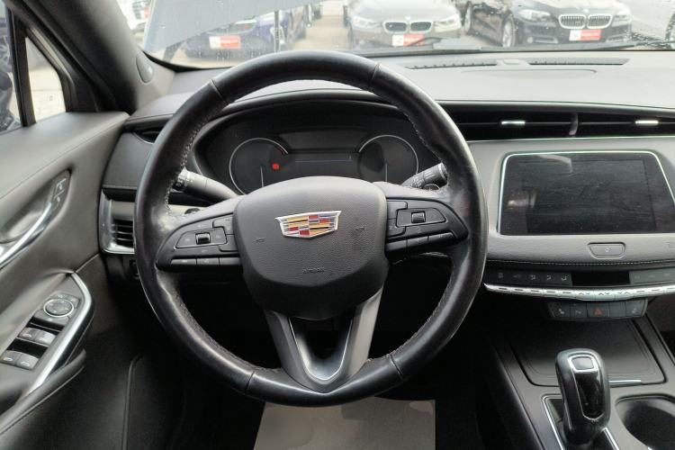 Used Cadillac XT4 2018 28T Two-Wheel Drive Leading Version