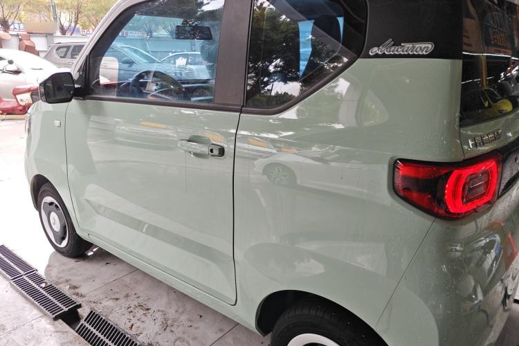 Used Wuling Hongguang MINIEV 2022 Macaron Premium Model – Lithium Ternary Battery
