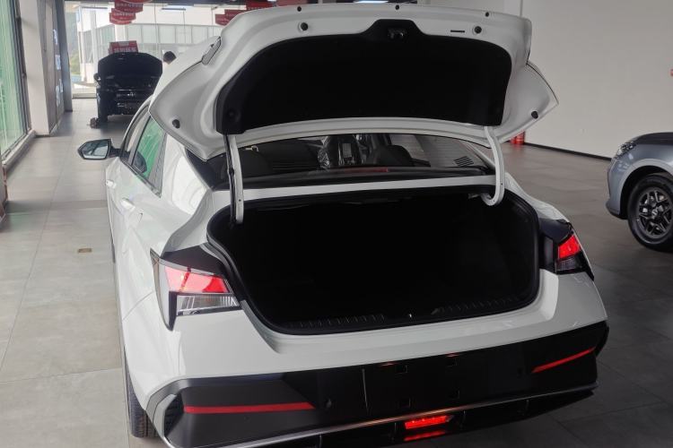 Used Hyundai Elantra 2023 1.5L CVT GLX Elite Edition
