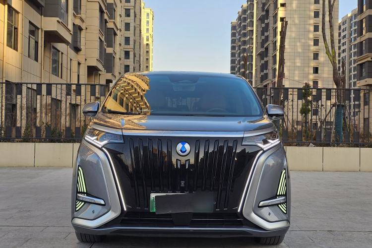 Used Denza D9 2022 EV 600 Four-Wheel Drive Flagship Model
