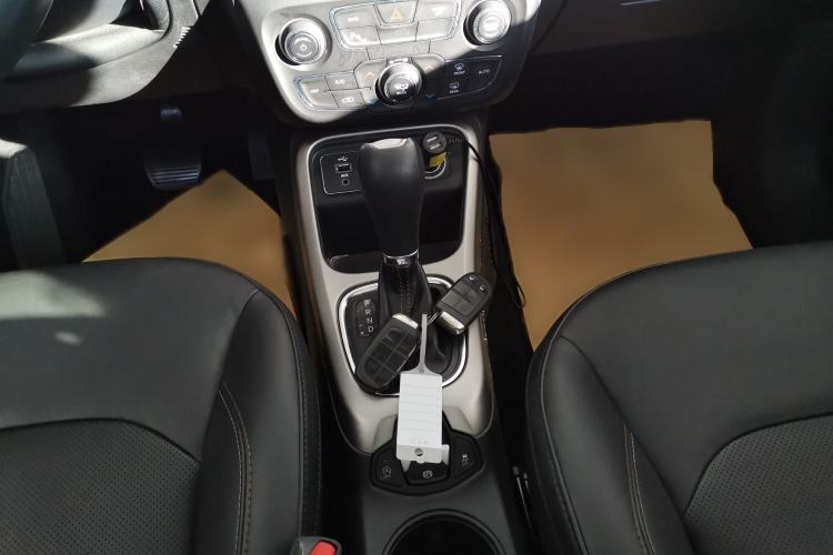 Used  Compass 2017 200T Automatic Family Edition
