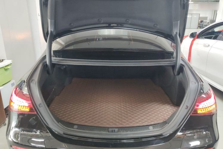 Used Mercedes-Benz E-Class New Energy 2022 Second Facelift E 350 e L Plug-in Hybrid Sedan
