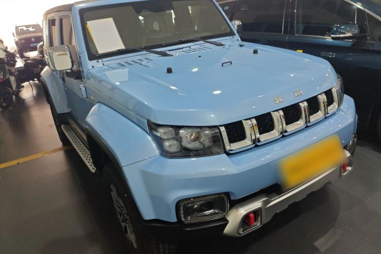 Used  BJ40 2023 2.0T Automatic Four-Wheel Drive Urban Hunter Edition Chivalrous Type
