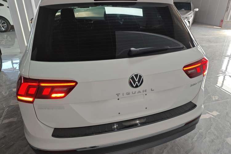 Used Volkswagen Tiguan L 2021 330TSI Automatic Two-Wheel Drive Smart Edition
