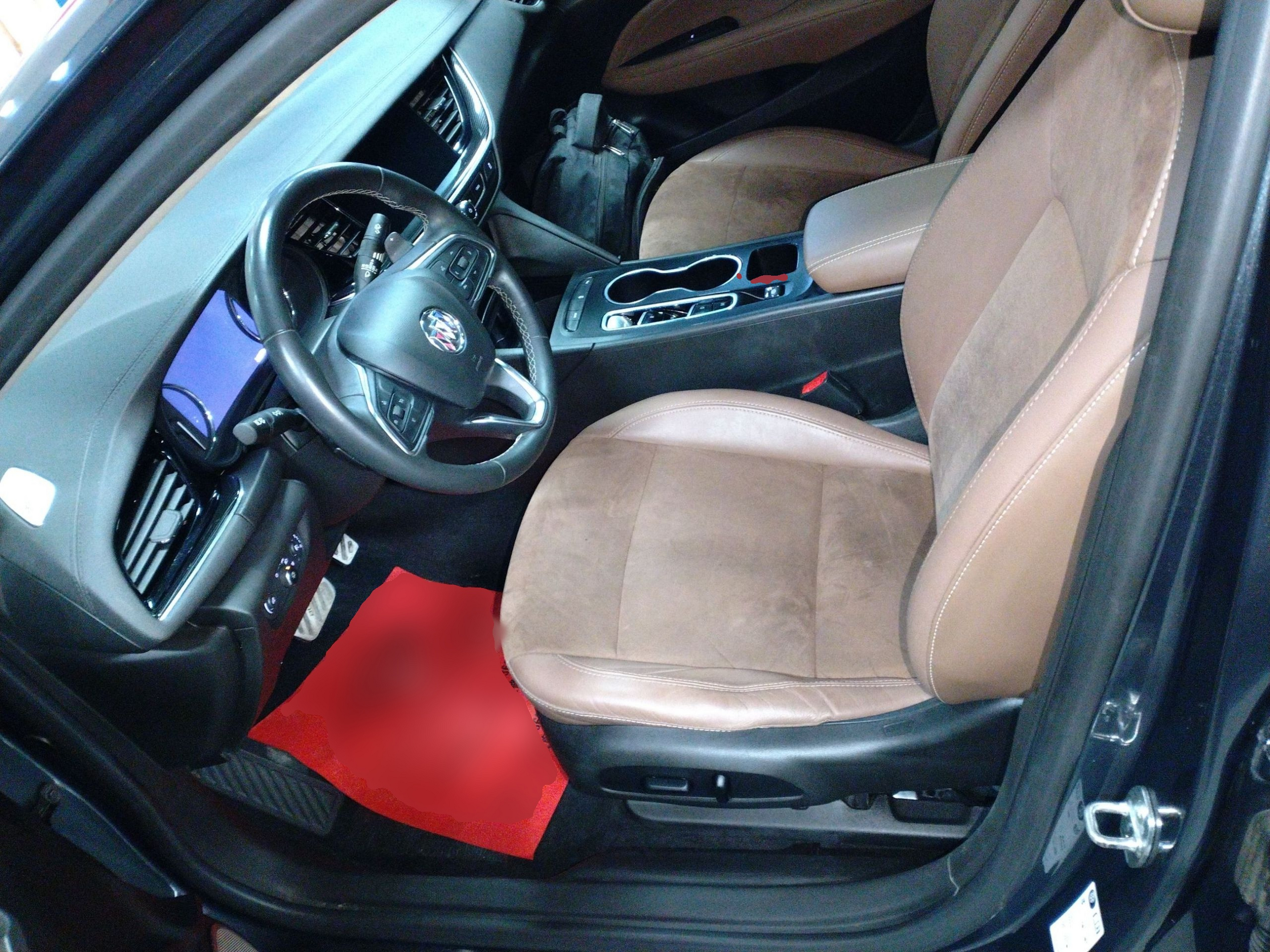 Переднее сиденье в автомобиле