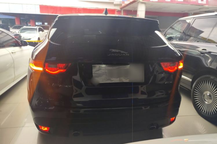 Used Jaguar F-PACE 2018 2.0T Two-Wheel Drive Urban Deluxe Edition
