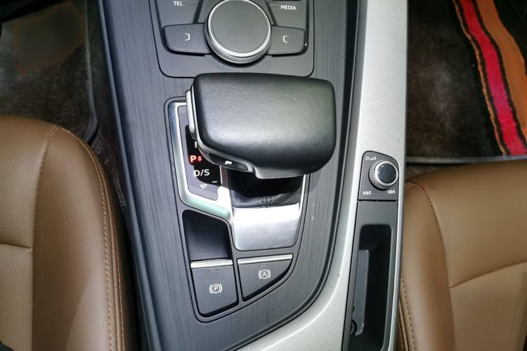 Used Audi A4L 2019 40 TFSI Ambition China VI
