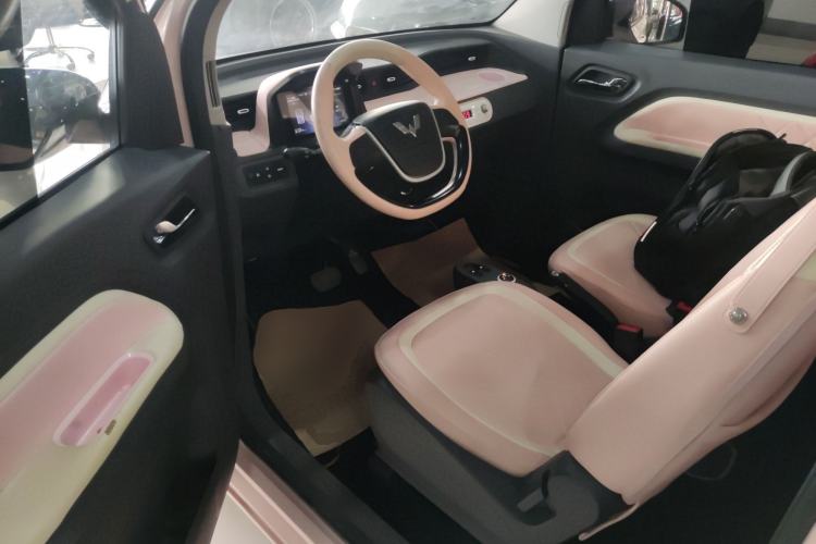 Used Wuling Hongguang MINIEV 2021 Macaron Sandwich Model 120 km Lithium NMC
