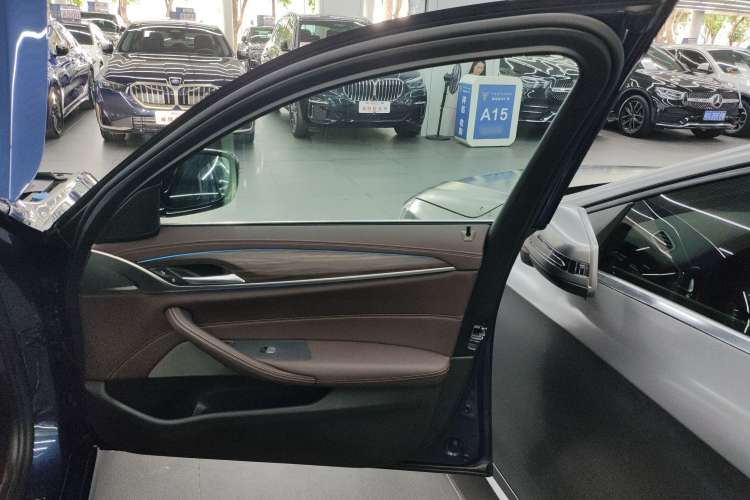 Used BMW 5 Series New Energy 2021 535Le Luxury Package
