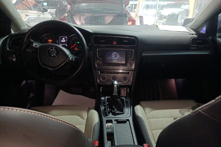 Used Volkswagen Golf 2017 230TSI Automatic Luxury Million-Vehicle Commemorative Edition