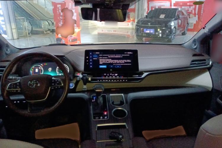 Used Toyota Granvia 2023 2.5L Hybrid Flagship VIP Edition
