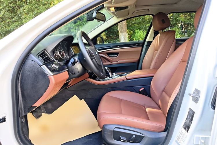 Used BMW 5 Series 2014 520Li Elegant Model
