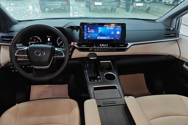 Used Toyota Granvia 2023 2.5L Hybrid Prestige PLUS Edition
