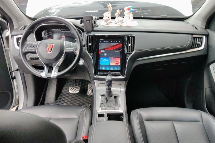 Used Roewe RX5 2016 30T Two-Wheel Drive Automatic Internet Smart Edition
