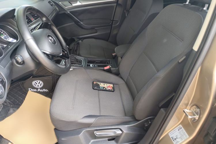 Used Volkswagen Golf 2016 230TSI Automatic Comfort Version
