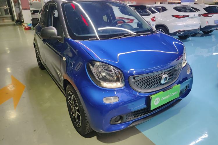 Used  forfour 2016 0.9T 66 kW Pioneer Edition