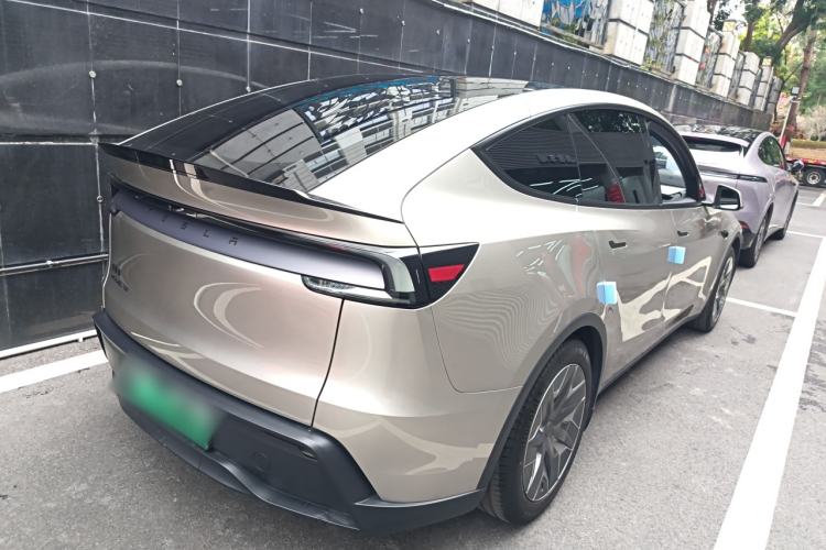 Used Tesla Model Y L 2025 Model Long-Range All-Wheel-Drive Version