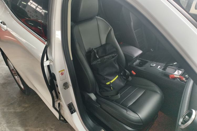 Used Wey VV5 2020 1.5T Two-Wheel Drive Color Pioneer
