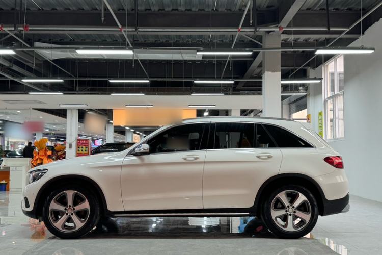 Used Mercedes-Benz GLC 2016 GLC 260 4MATIC Luxury Model