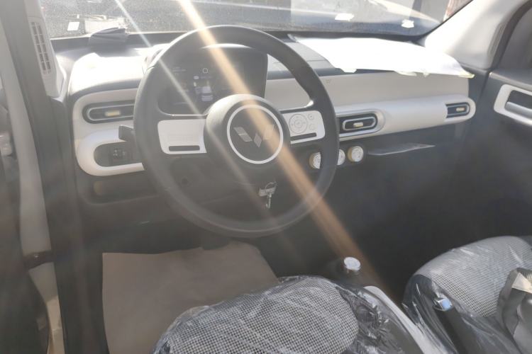 Used Wuling Hongguang MINIEV 2024 3rd Generation 215km Youth Edition