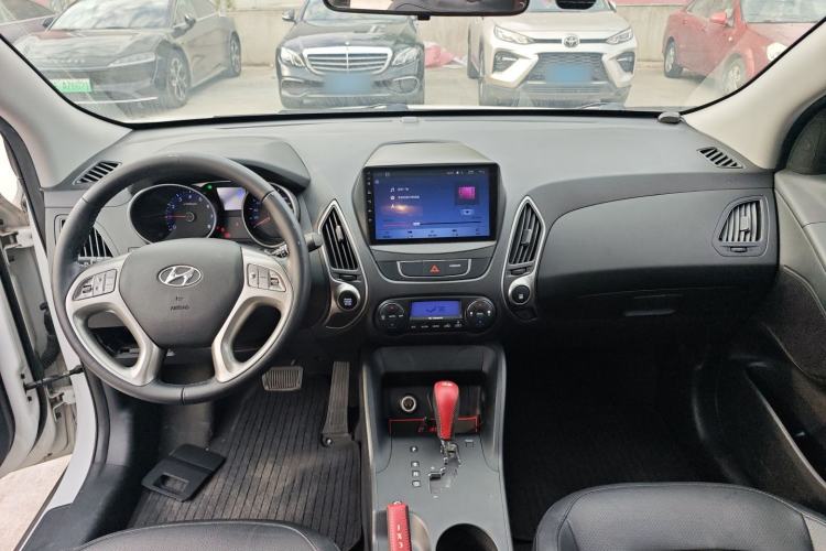 Used Hyundai ix35 2013 2.0L Automatic Two-Wheel Drive Smart GLS China V Standard
