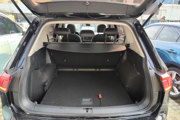 Used Volkswagen Tiguan L 2019 330TSI Automatic Two-Wheel Drive Panoramic Comfort Edition China VI Standard
