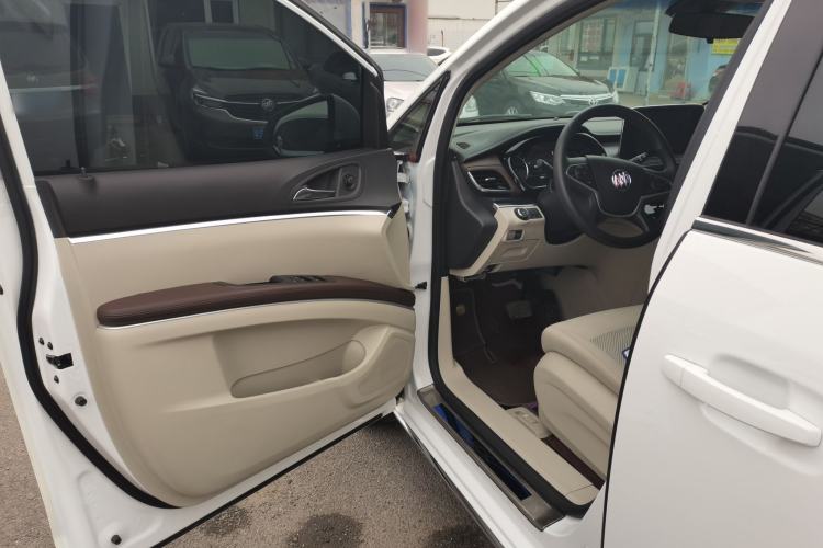 Used Buick GL8 2023 Land Executive Class Comfort Model
