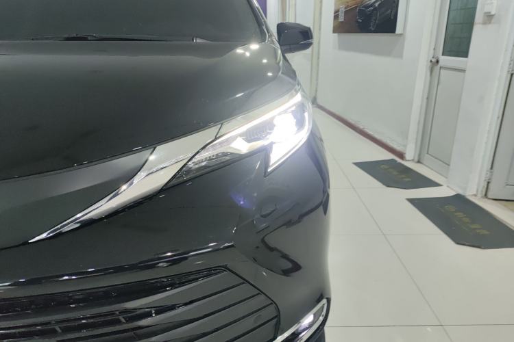 Used Toyota Sienna 2024 2.5L Hybrid Comfort Edition
