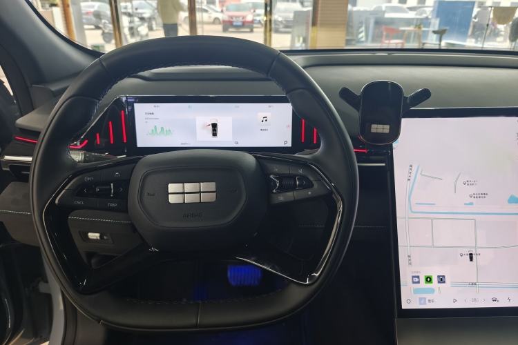 Used  L6 2024 125km Creative Edition
