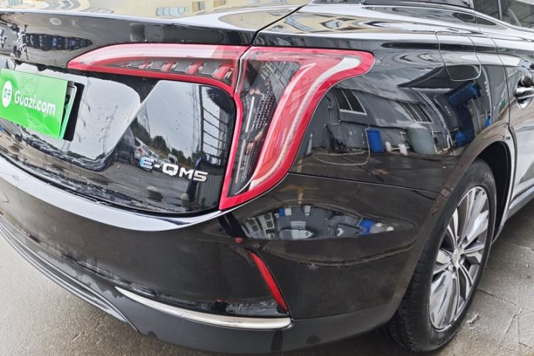 Used Hongqi E-QM5 2022 431 km Charge & Enjoy Edition