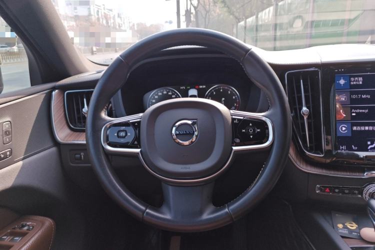 Used Volvo XC60 2021 T5 4x4 Smart Luxury Edition