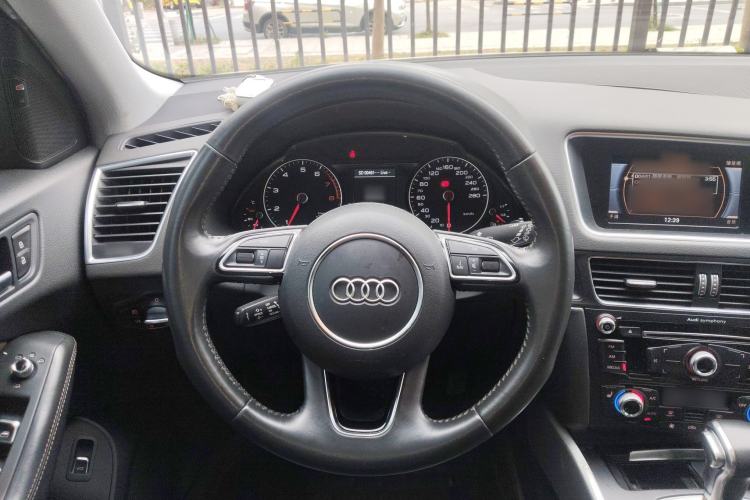 Used Audi Q5 2018 Collector's Edition 40 TFSI Technology Model