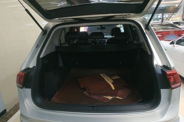 Used Volkswagen Tiguan L 2021 330TSI Automatic Two-Wheel Drive Smart Edition
