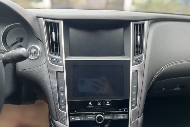 Used Infiniti Q50L 2018 2.0T Enjoyment Version China VI Standard
